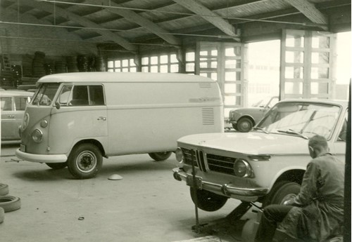 Eric aan het werk in de jaren 1960 aan de Gouverneur Verwilghensingel in Hasselt