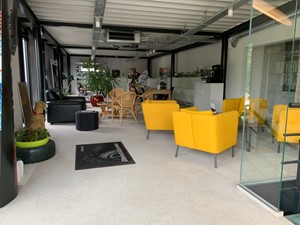 Onze VIP-Klantenlounge Werken Ontspannen Muziek Koffie Water